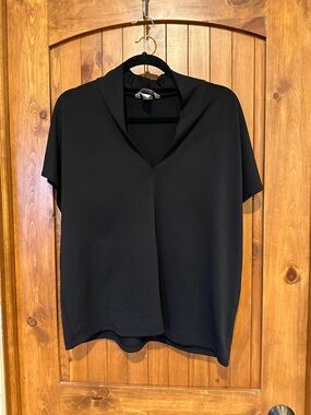 H&M Black Short Sleeve V-Neck Blouse